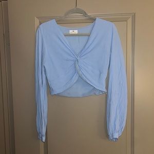 Cropped blue top